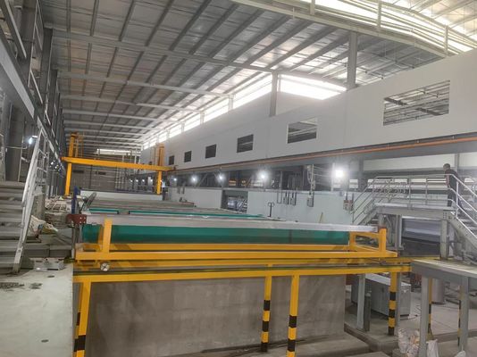 Горизонтальная линия анодирования. Ручной метод обработки системы на стойке.