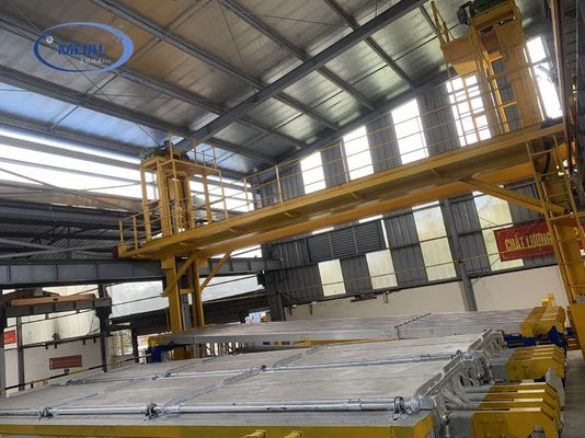 Хорошая цена Линия анодирования для обработки поверхности алюминиевого профиля мощностью 12000 т/год онлайн