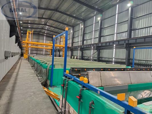 Хорошая цена Линия анодирования с покрытием 5-50 мкм и регулируемым напряжением онлайн