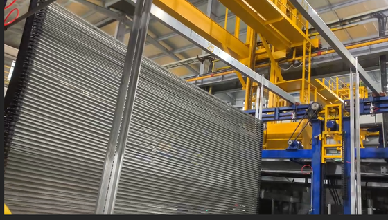 Хорошая цена 500~1200 Т/М Автоматическая линия анодирования алюминия со стабильной коррозионной стойкостью и постоянной цветовой отделкой Онлайн