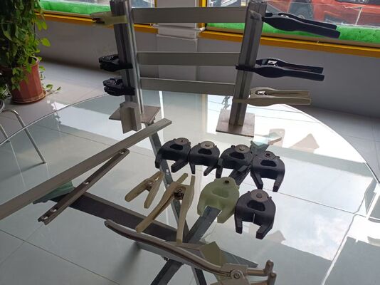 Хорошая цена Stable Clamping Acid-Resistant Anodizing Line Clamps and Fixtures with Custom Jaw Opening Онлайн